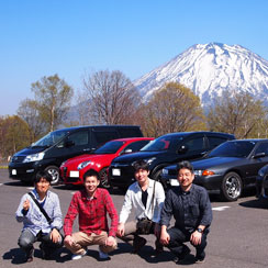 職場の車同好会仲間で春のニセコをドライブ