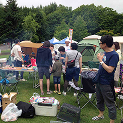 家族も連れてキャンプ